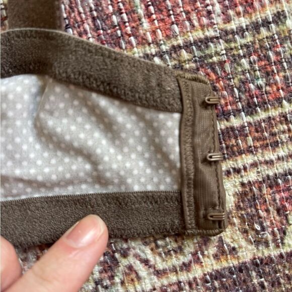 Olga 36DD brown polka dot and lace bra with underwire thick adjustable straps - Picture 6 of 7